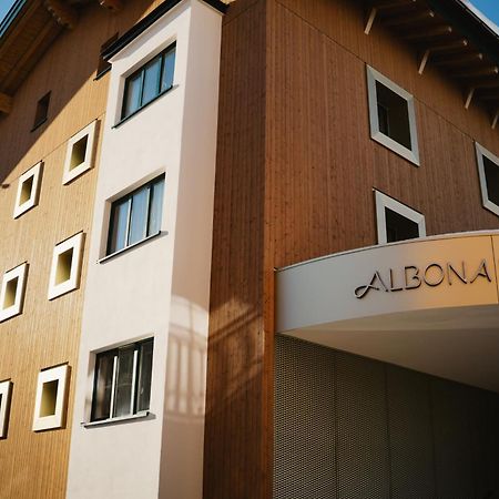 Hotel Albona Nova Zuers ภายนอก รูปภาพ