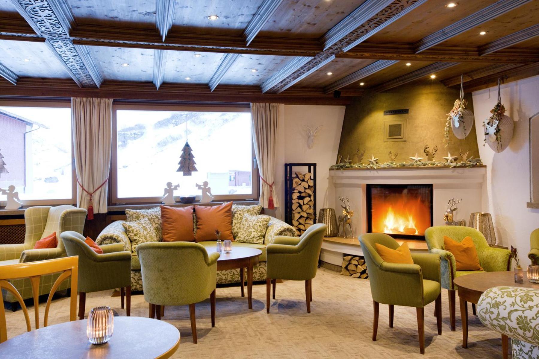 Hotel Albona Nova Zuers ภายนอก รูปภาพ