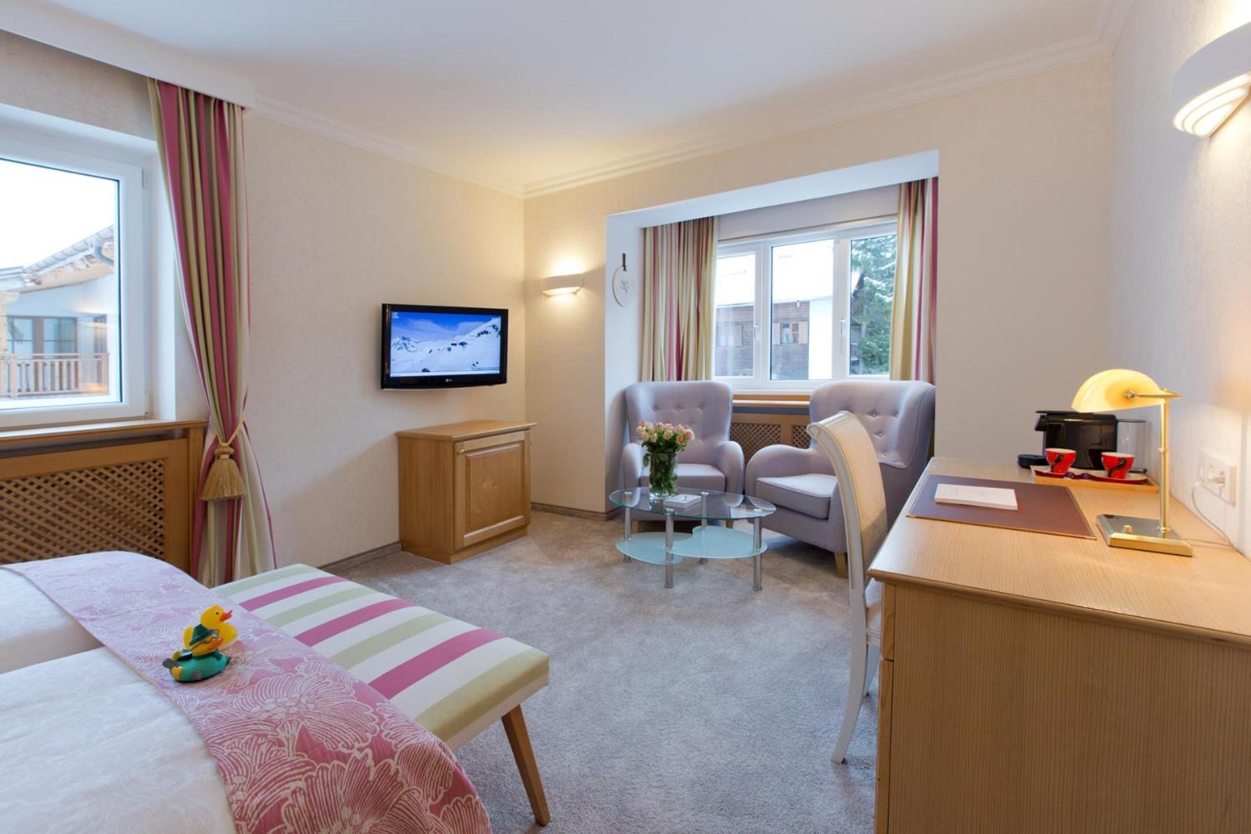 Hotel Albona Nova Zuers ภายนอก รูปภาพ