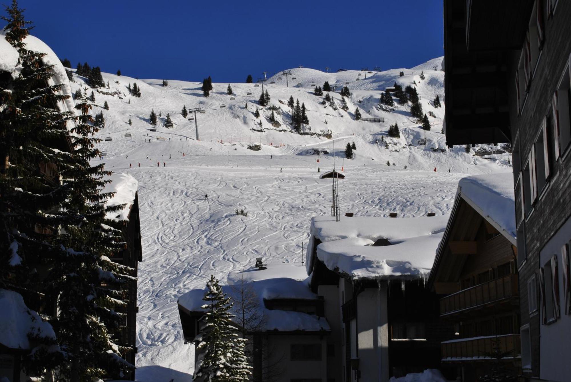 Hotel Albona Nova Zuers ภายนอก รูปภาพ
