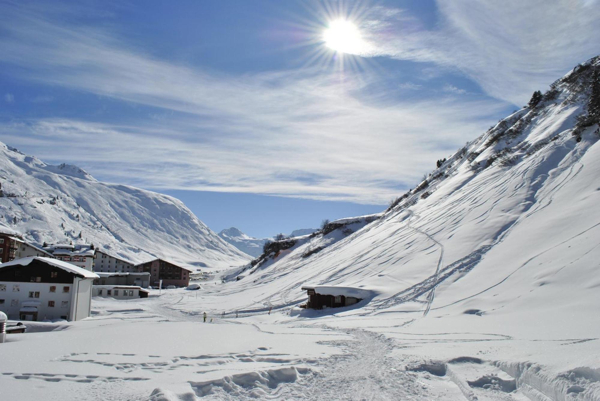 Hotel Albona Nova Zuers ภายนอก รูปภาพ