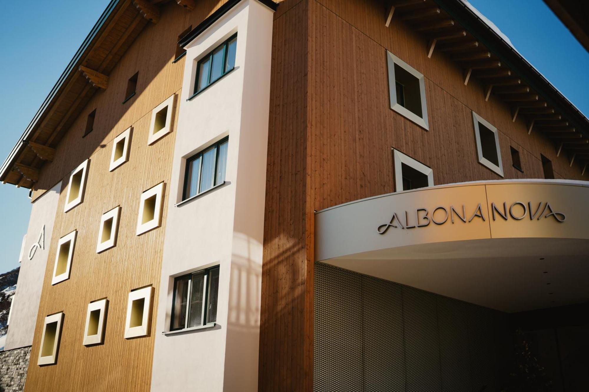 Hotel Albona Nova Zuers ภายนอก รูปภาพ