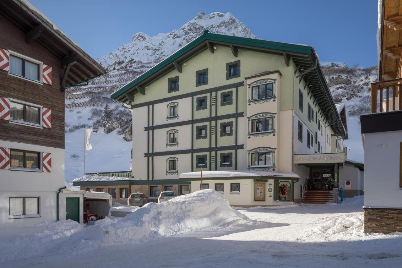 Hotel Albona Nova Zuers ภายนอก รูปภาพ